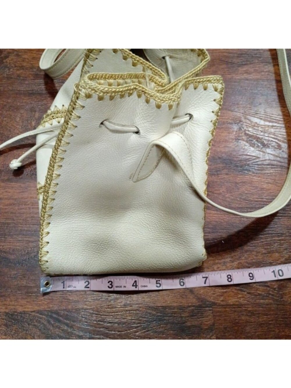 Nine West Vintage White Leather Drawstring Handbag With Braided Gold Stitching - Picture 7 of 16